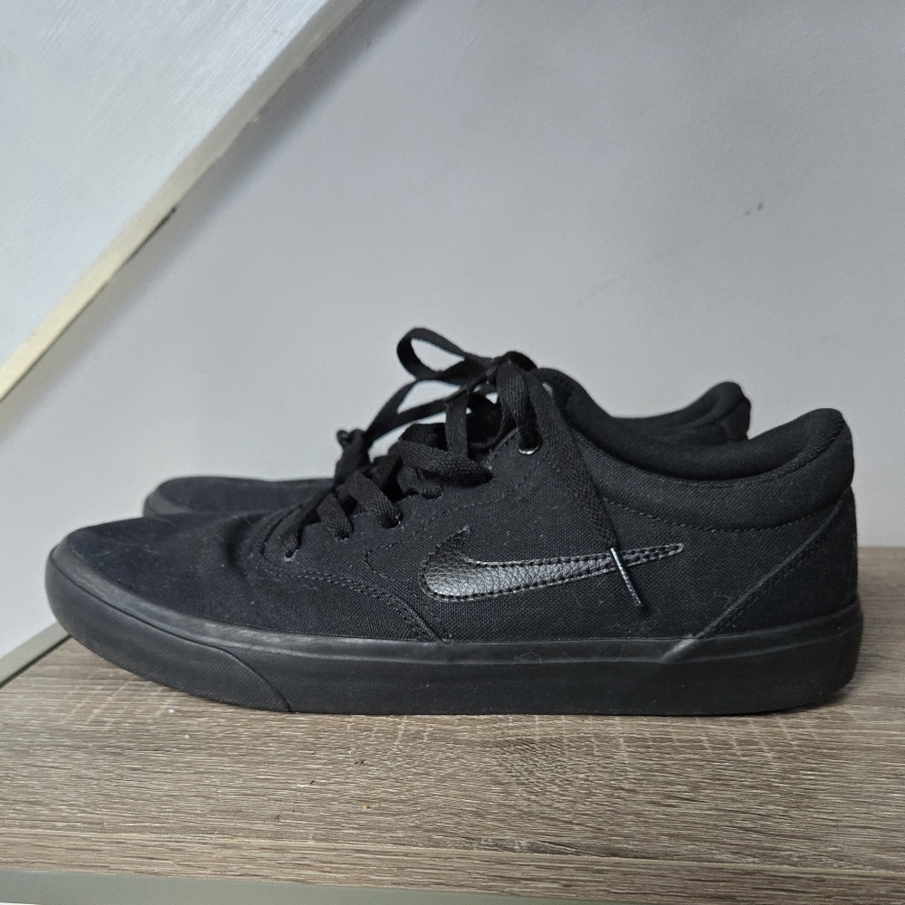 Lolarsofe Nikes